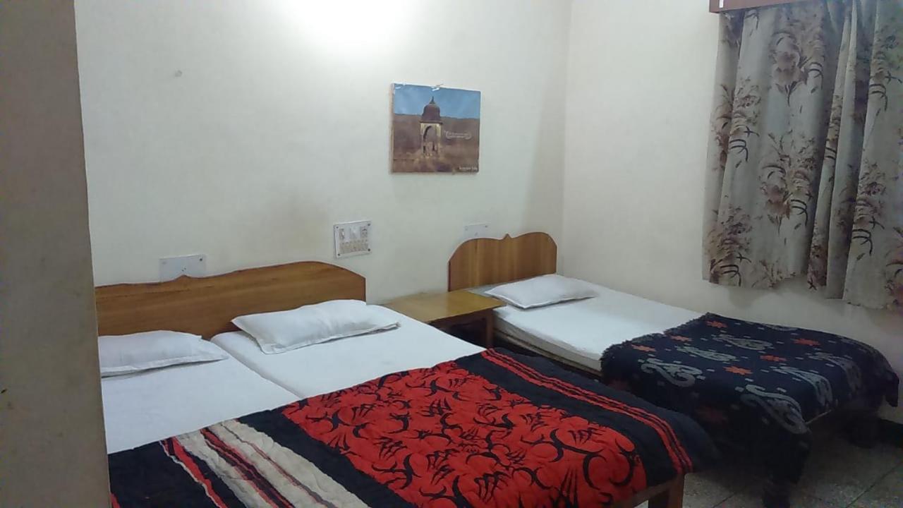 Hotel Yogi Lodge Κχατζουράχο Εξωτερικό φωτογραφία