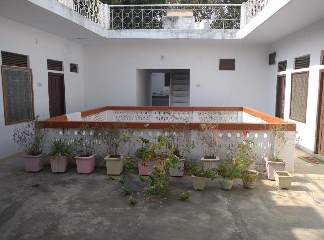 Hotel Yogi Lodge Κχατζουράχο Εξωτερικό φωτογραφία