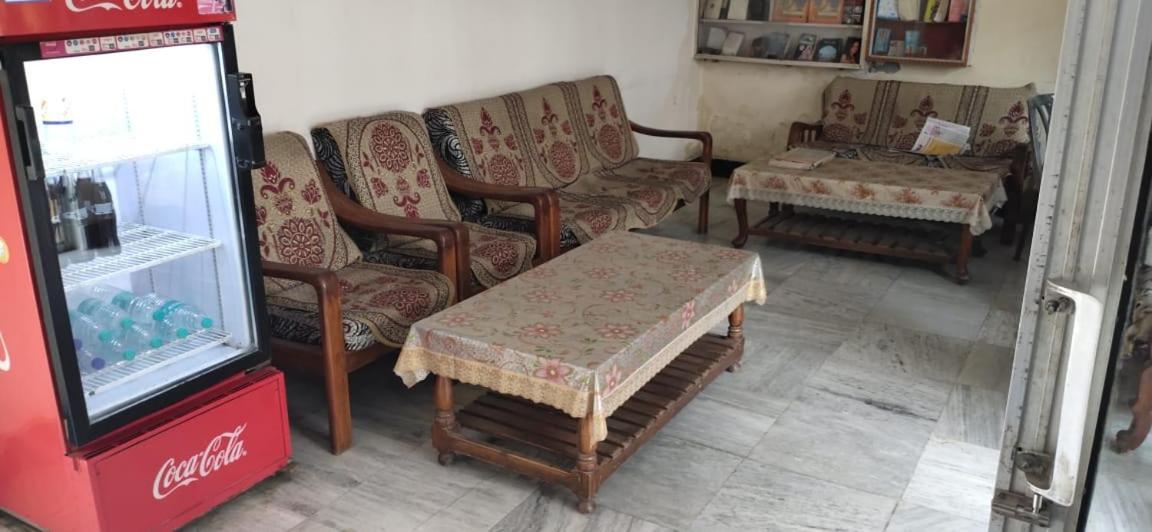 Hotel Yogi Lodge Κχατζουράχο Εξωτερικό φωτογραφία